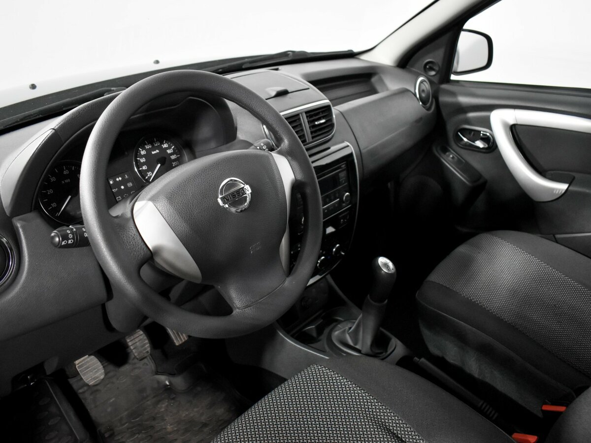 Nissan Terrano с пробегом — 2015 год. Фото: #8