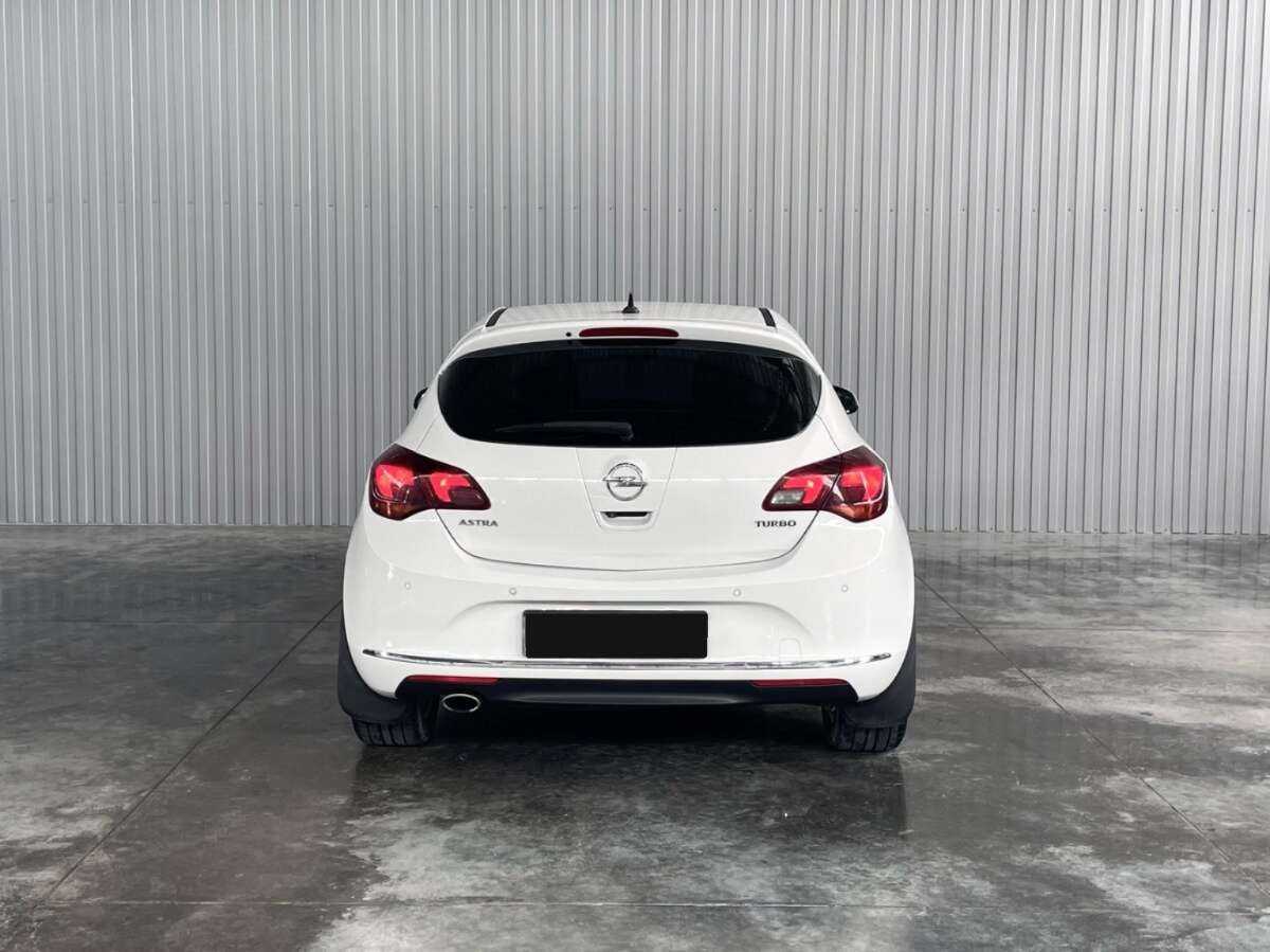 Opel Astra с пробегом — 2014 год. Фото: #5