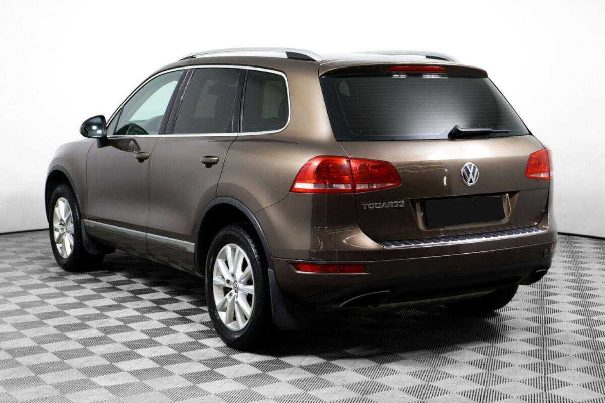 Volkswagen Touareg с пробегом — 2012 год. Фото: #6