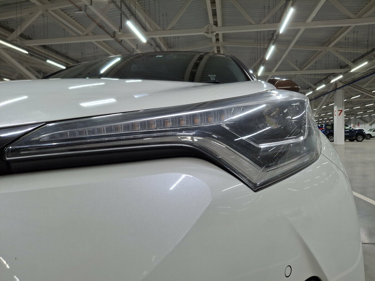 Toyota C-HR с пробегом — 2019 год. Фото: #16