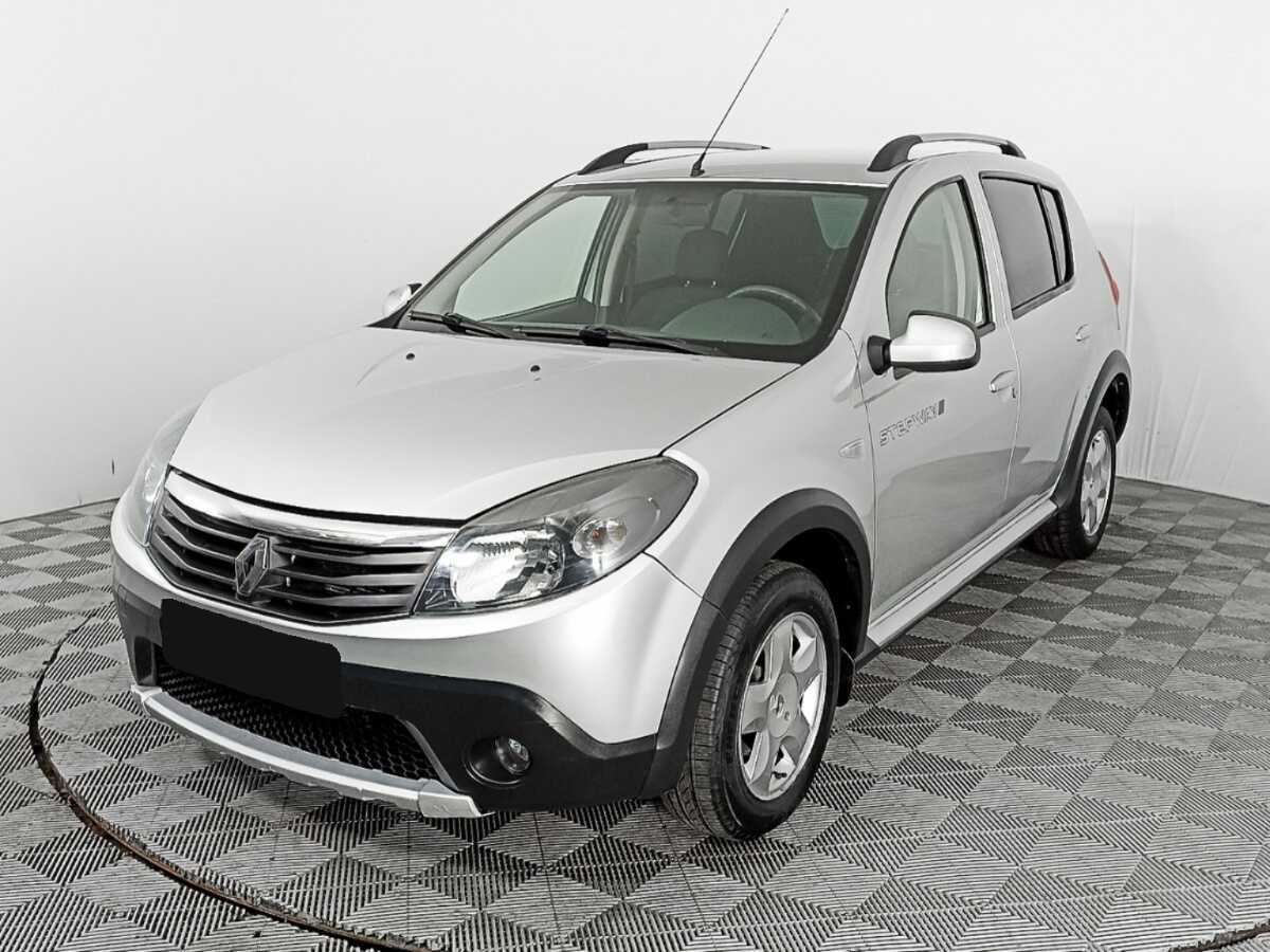 Renault Sandero с пробегом — 2013 год. Фото: #0