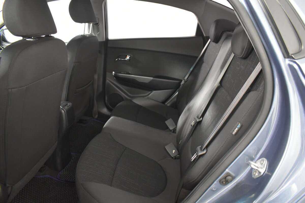 Kia Rio с пробегом — 2013 год. Фото: #6