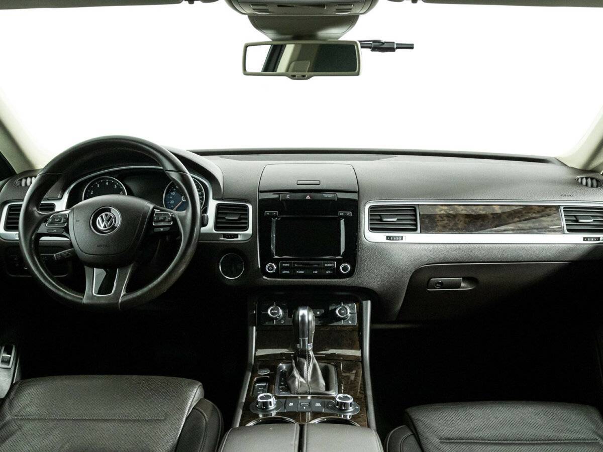 Volkswagen Touareg с пробегом — 2013 год. Фото: #12