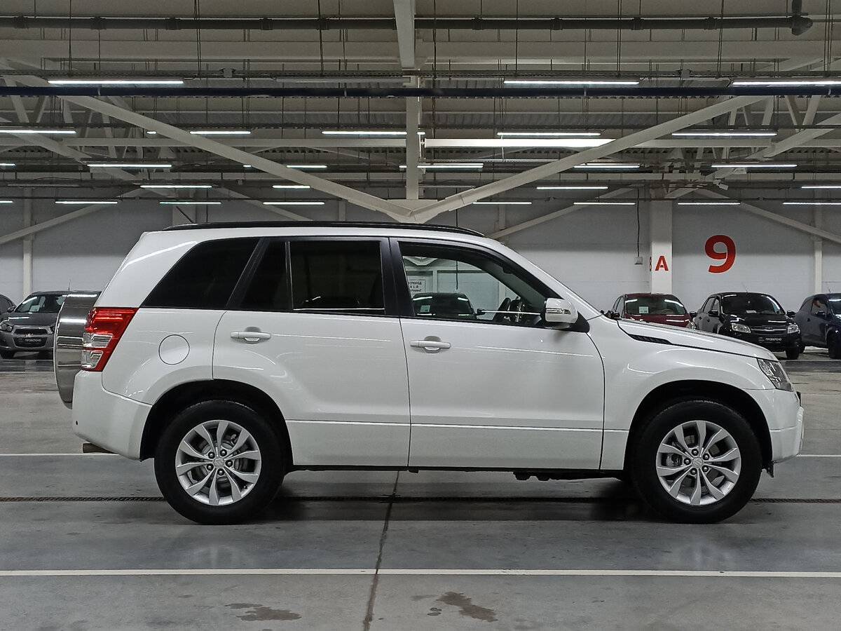 Suzuki Grand Vitara с пробегом — 2013 год. Фото: #3