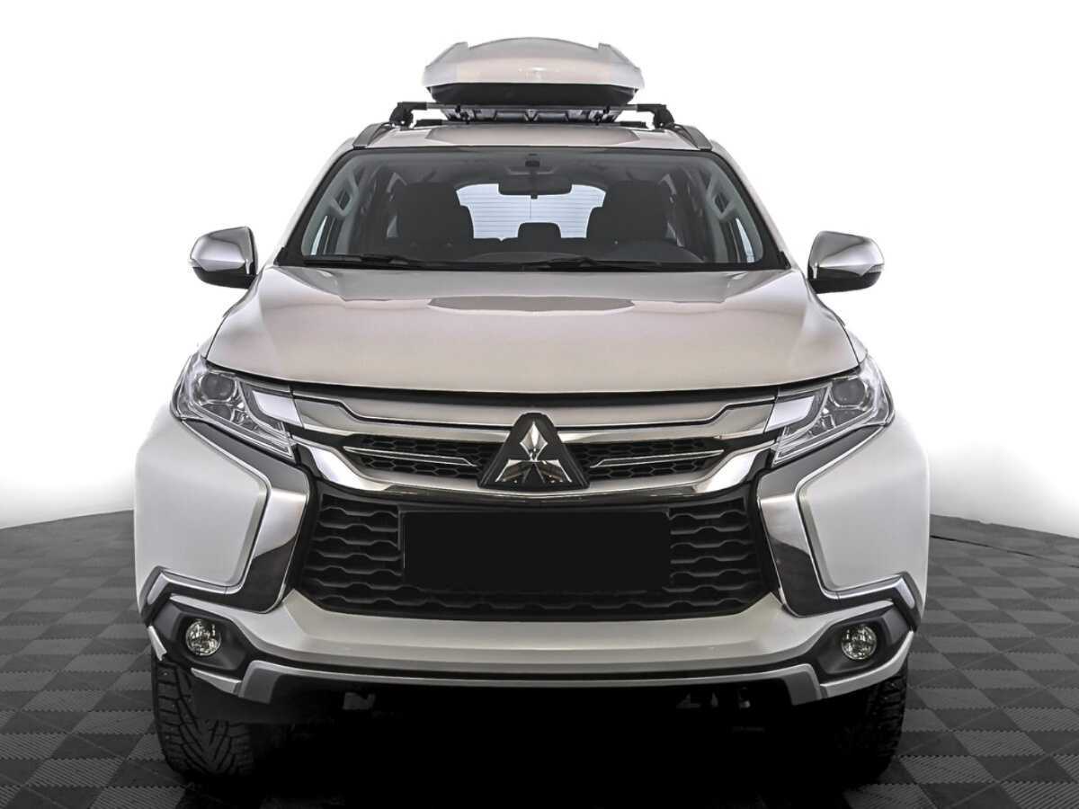 Mitsubishi Pajero Sport с пробегом — 2018 год. Фото: #1