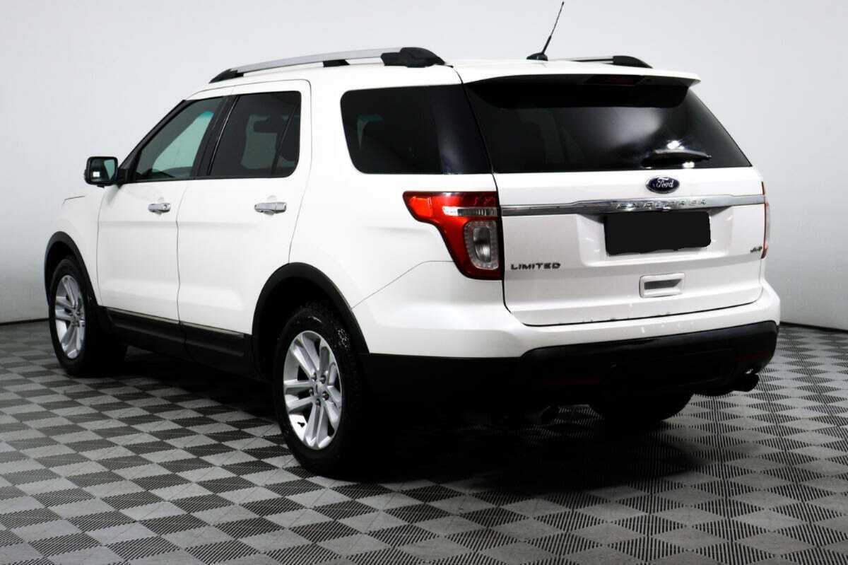 Ford Explorer с пробегом — 2012 год. Фото: #6