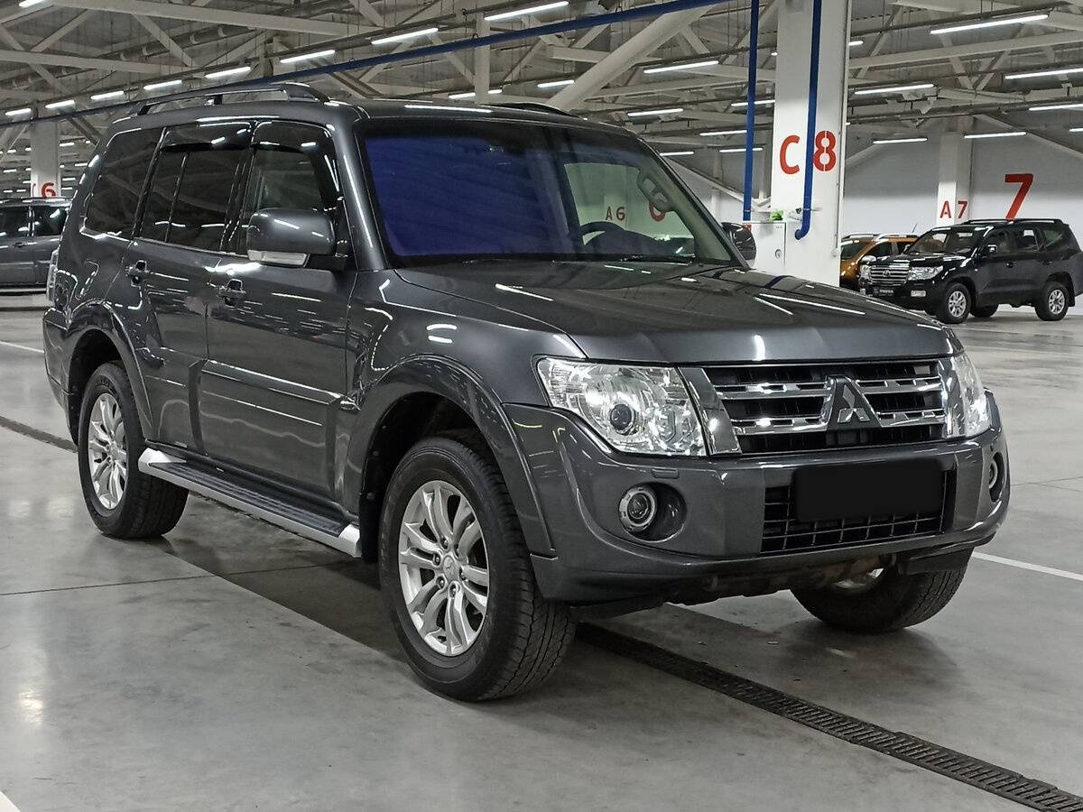 Mitsubishi Pajero с пробегом — 2012 год. Фото: #2