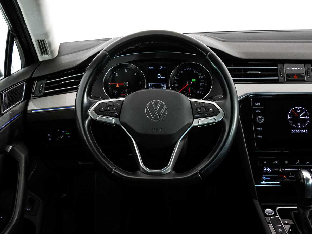 Volkswagen Passat с пробегом — 2020 год. Фото: #10