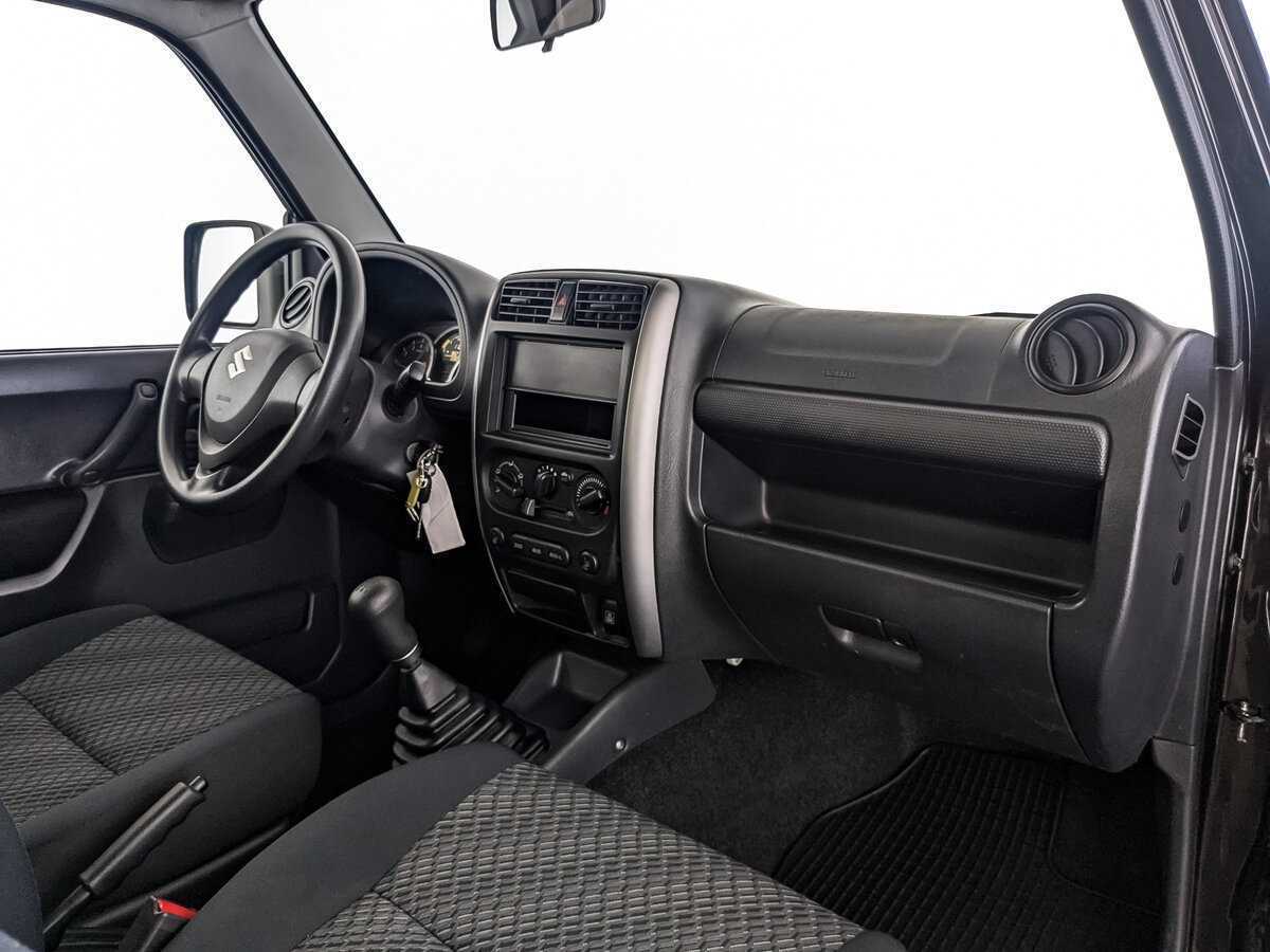 Suzuki Jimny с пробегом — 2017 год. Фото: #8