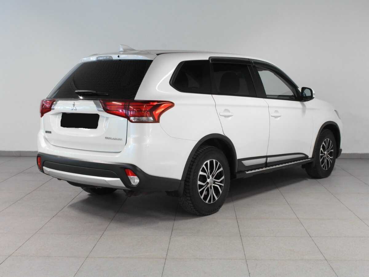 Mitsubishi Outlander с пробегом — 2017 год. Фото: #4