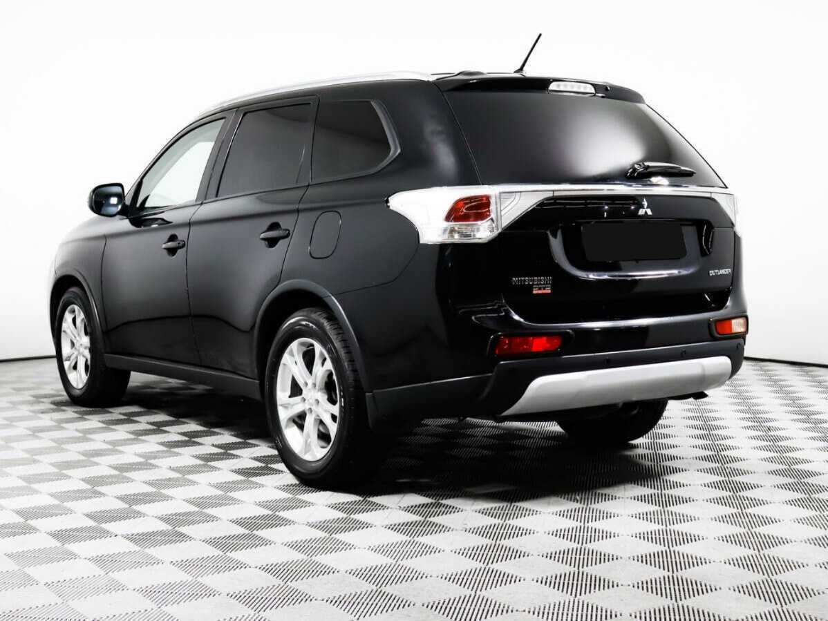 Mitsubishi Outlander с пробегом — 2014 год. Фото: #6