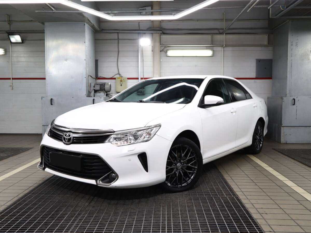 Toyota Camry с пробегом — 2016 год. Фото: #0
