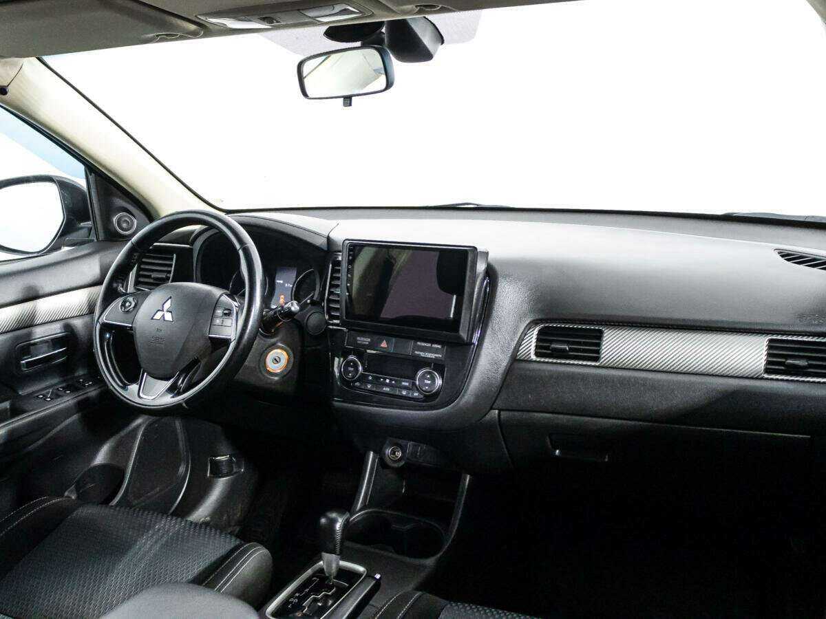 Mitsubishi Outlander с пробегом — 2016 год. Фото: #8