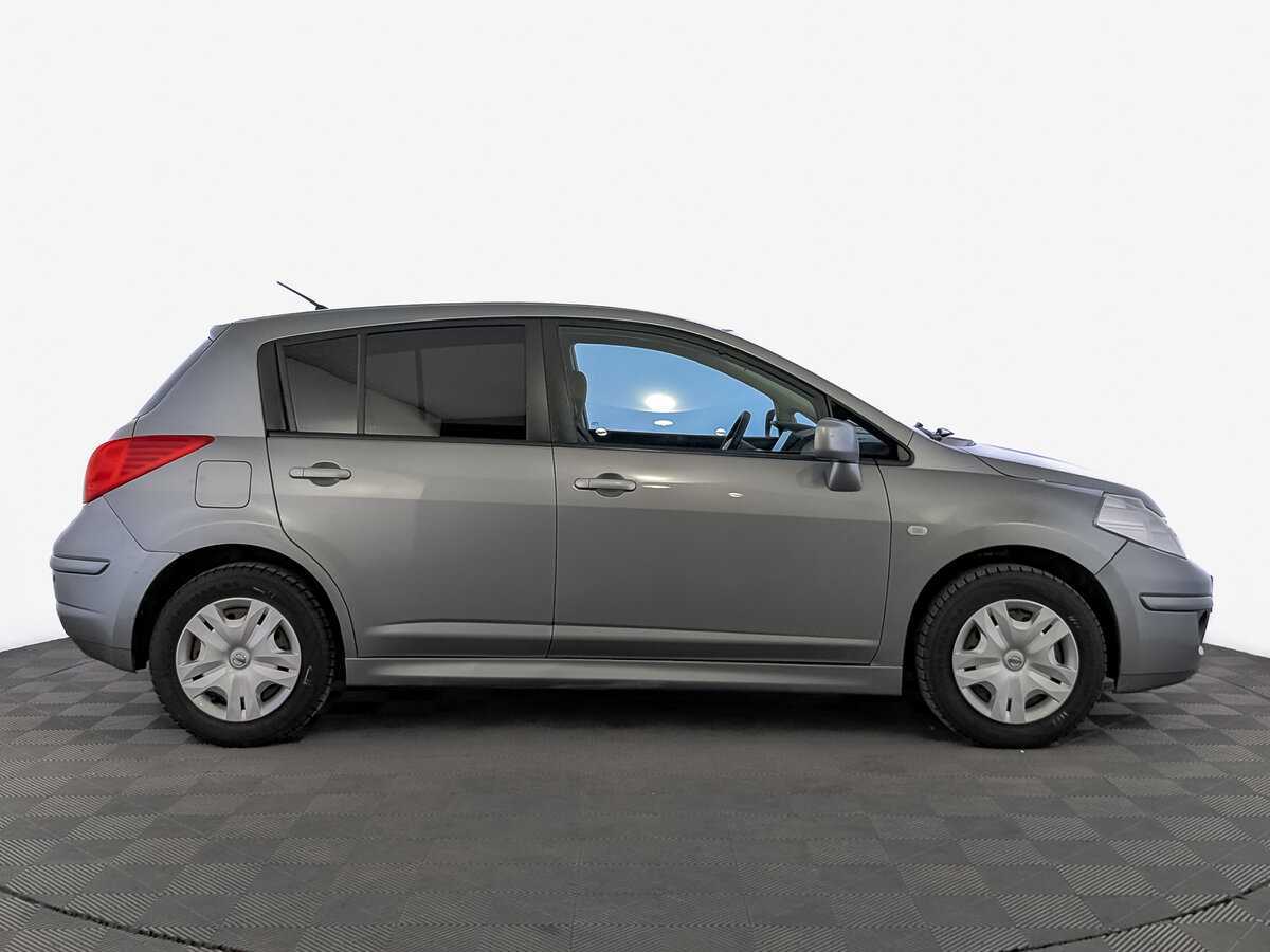 Nissan Tiida с пробегом — 2013 год. Фото: #3