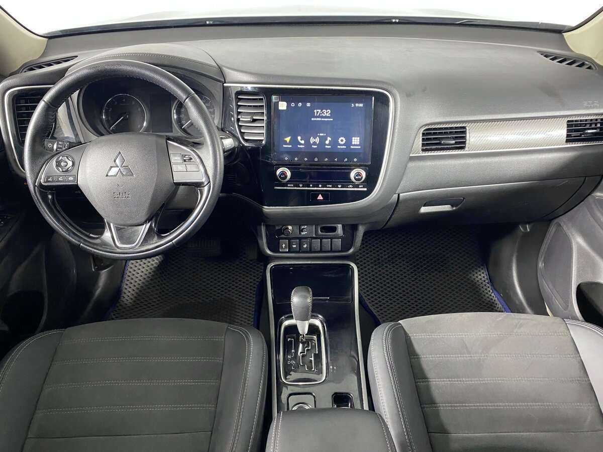 Mitsubishi Outlander с пробегом — 2021 год. Фото: #9