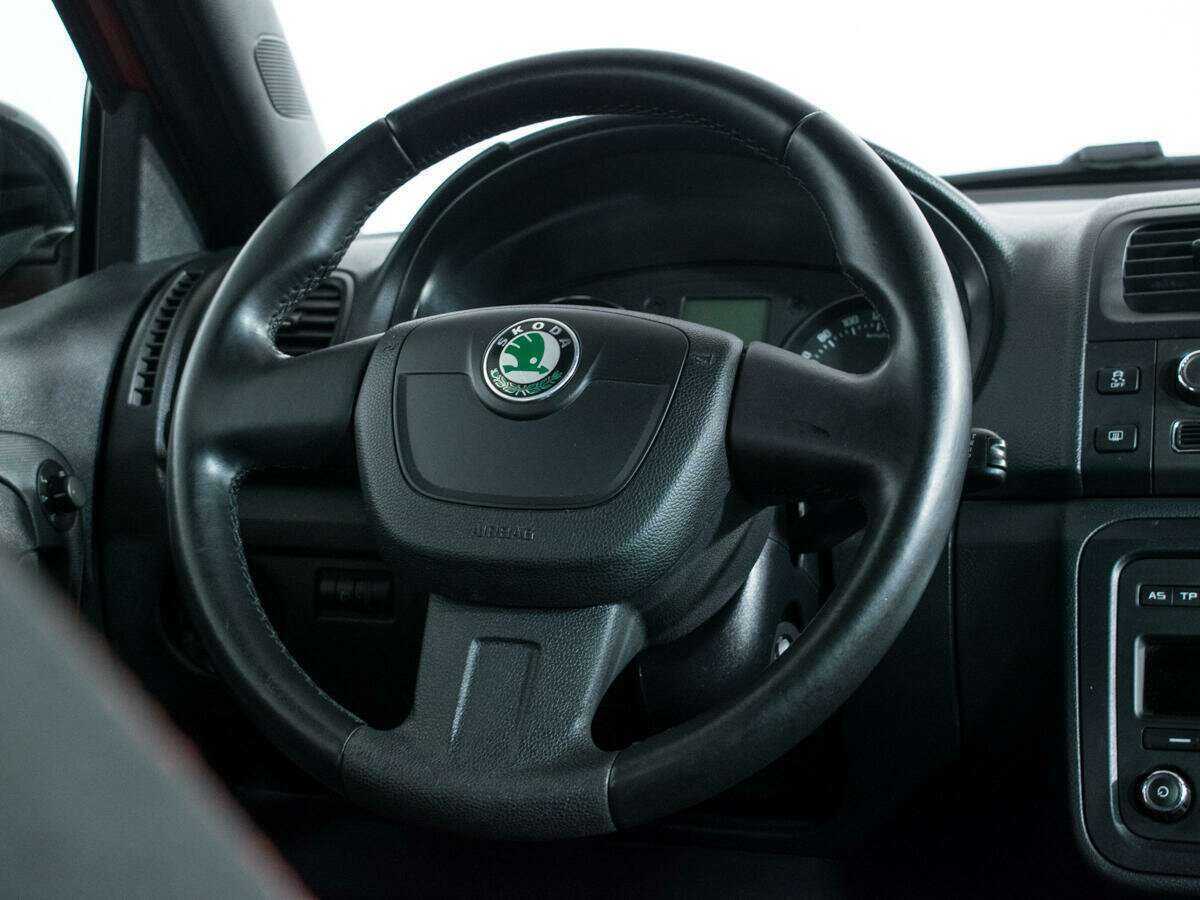 Skoda Fabia с пробегом — 2012 год. Фото: #13