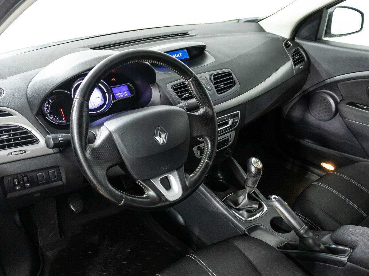 Renault Fluence с пробегом — 2013 год. Фото: #10