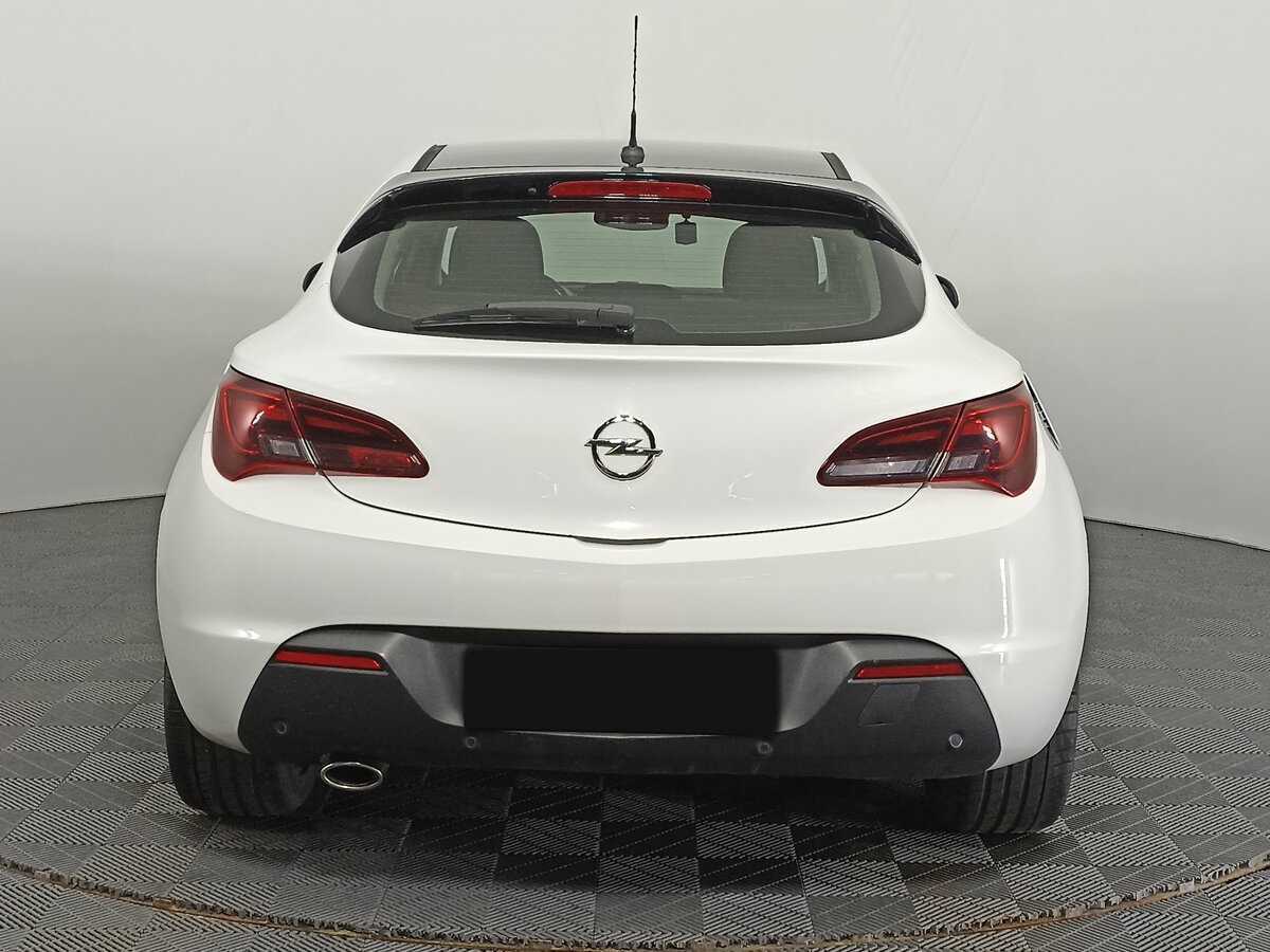 Opel Astra с пробегом — 2013 год. Фото: #5