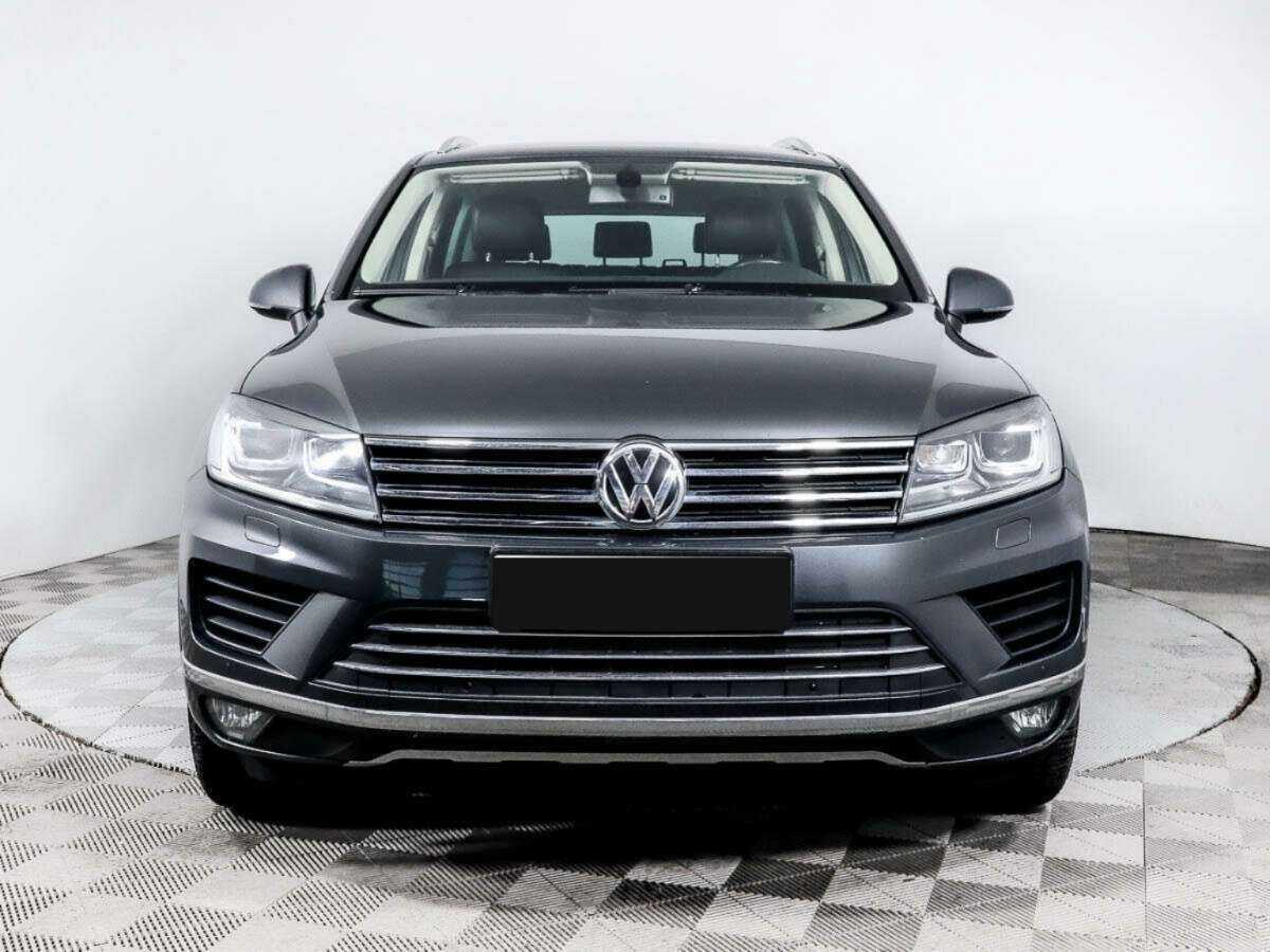 Volkswagen Touareg с пробегом — 2016 год. Фото: #1
