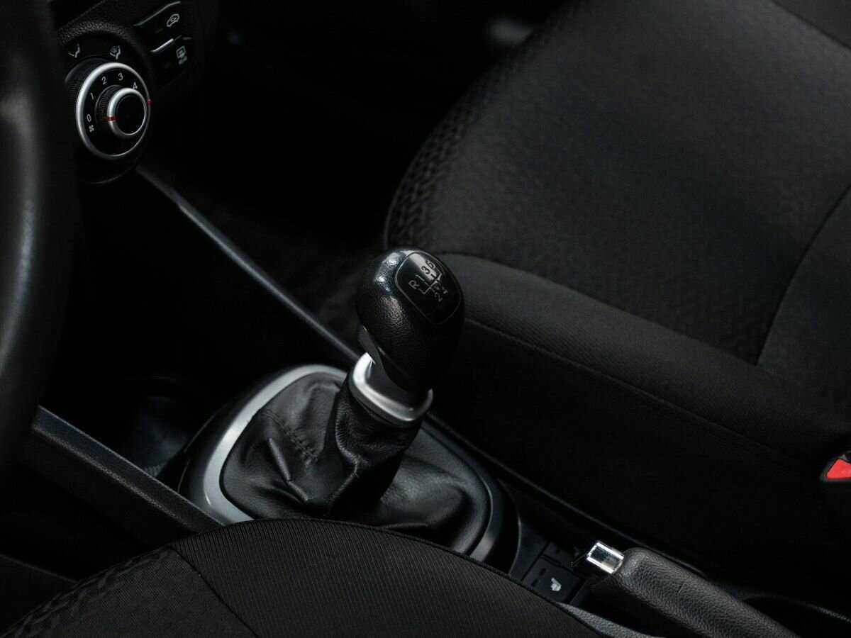 Kia Rio с пробегом — 2012 год. Фото: #13