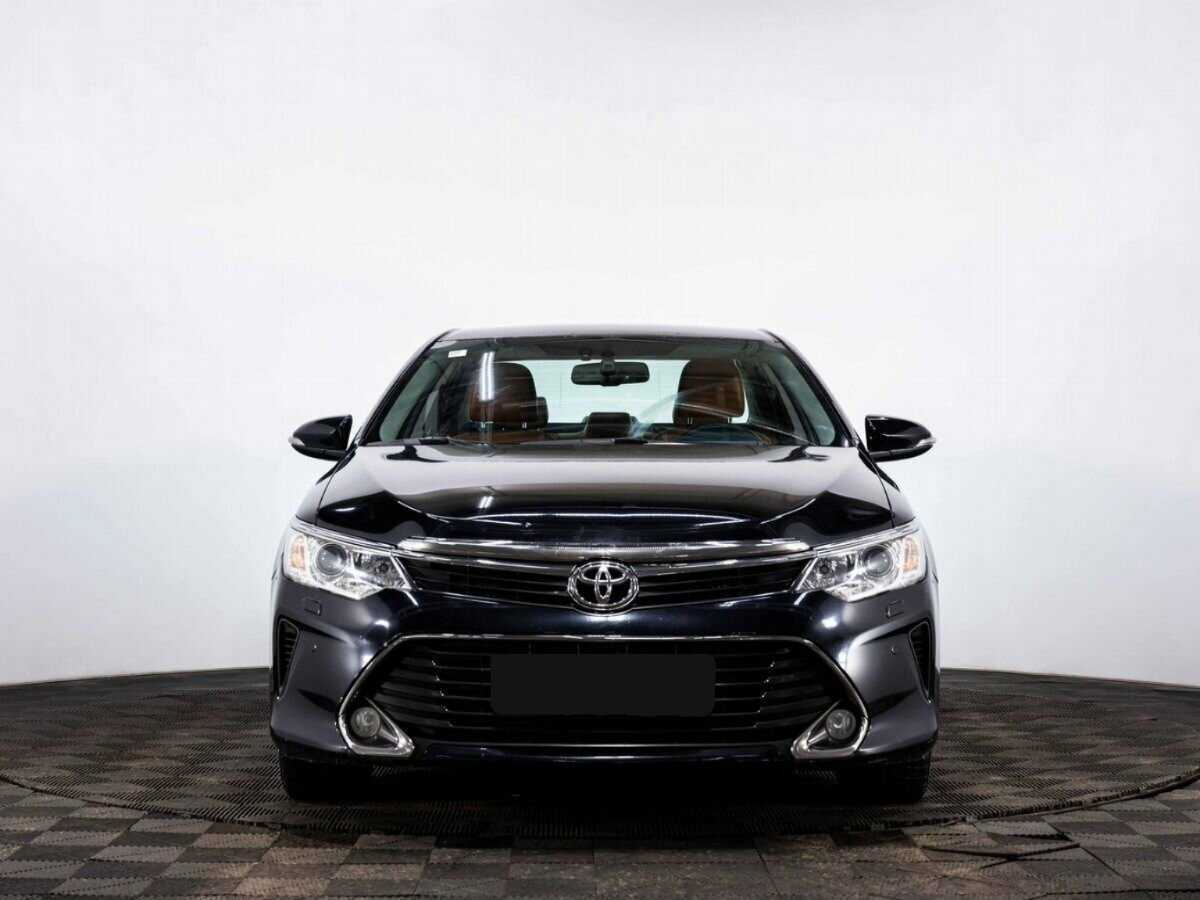 Toyota Camry с пробегом — 2017 год. Фото: #1