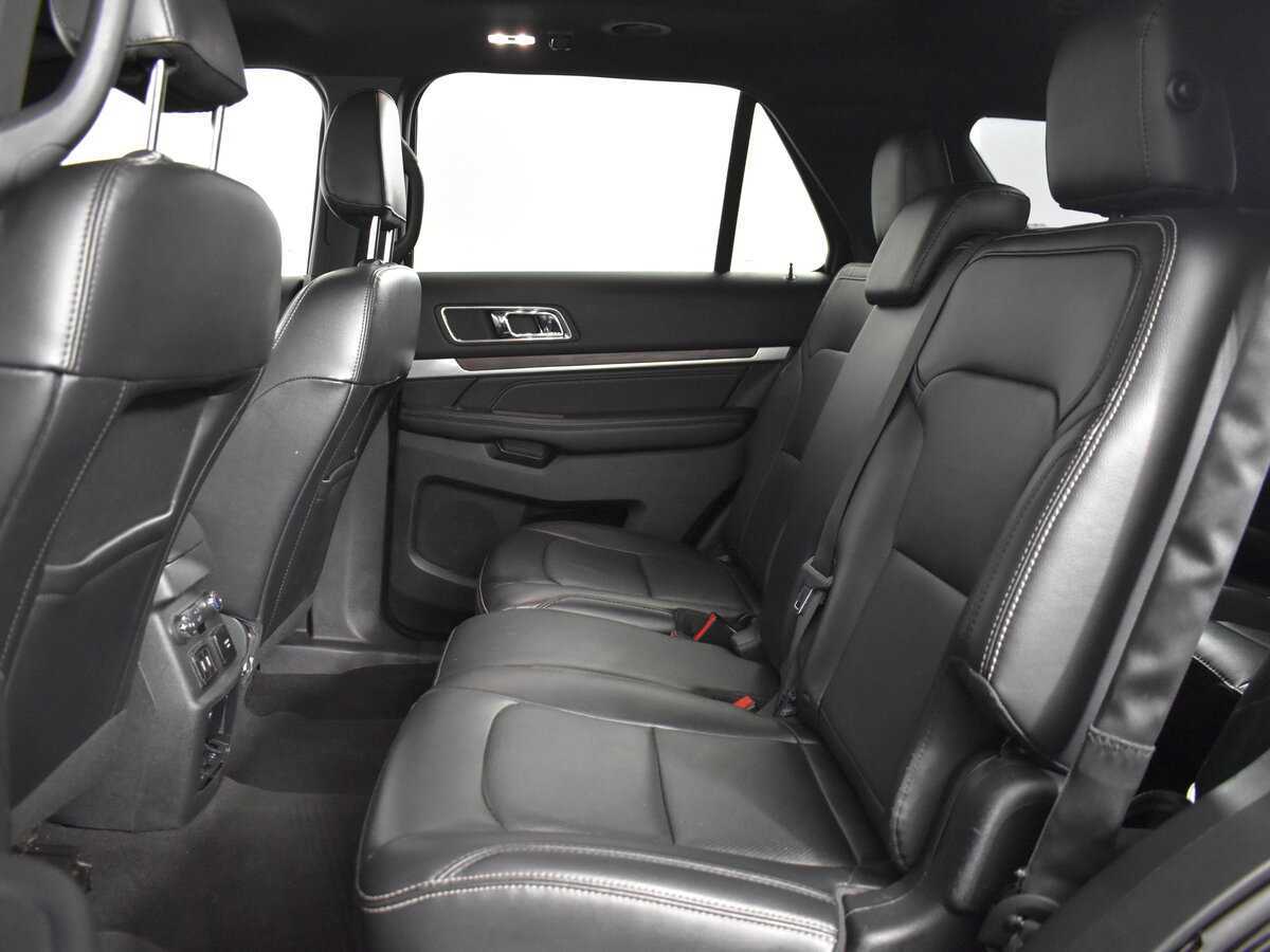 Ford Explorer с пробегом — 2018 год. Фото: #9