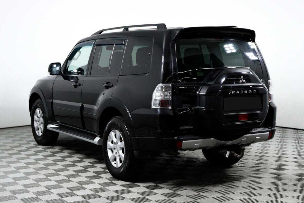 Mitsubishi Pajero с пробегом — 2018 год. Фото: #6