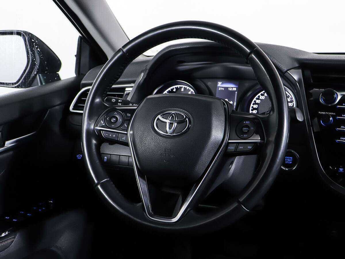 Toyota Camry с пробегом — 2020 год. Фото: #13