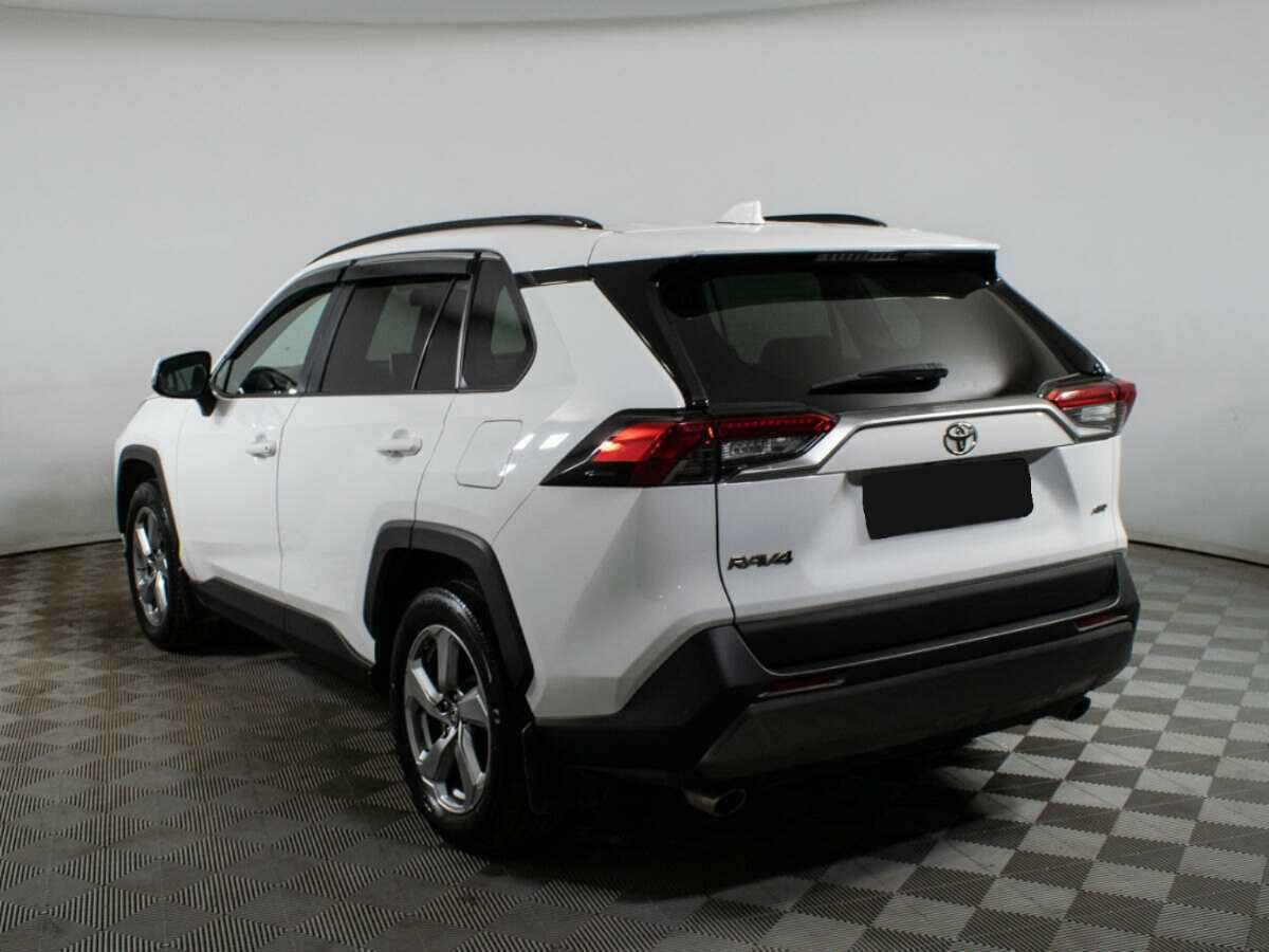 Toyota RAV4 с пробегом — 2020 год. Фото: #5