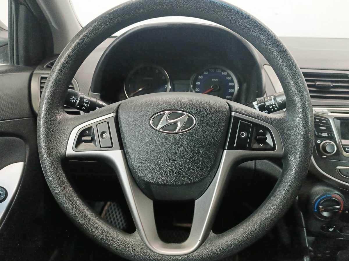 Hyundai Solaris с пробегом — 2016 год. Фото: #11