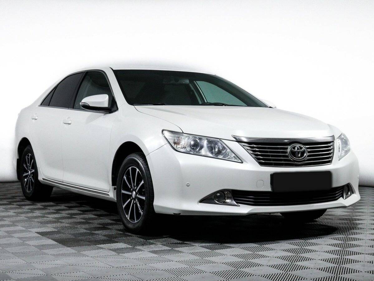 Toyota Camry с пробегом — 2013 год. Фото: #2
