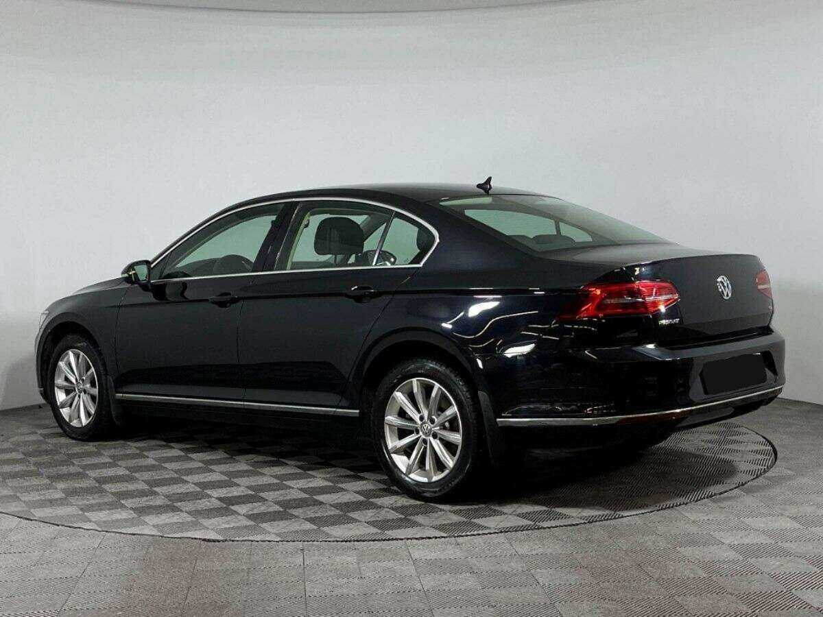 Volkswagen Passat с пробегом — 2017 год. Фото: #6