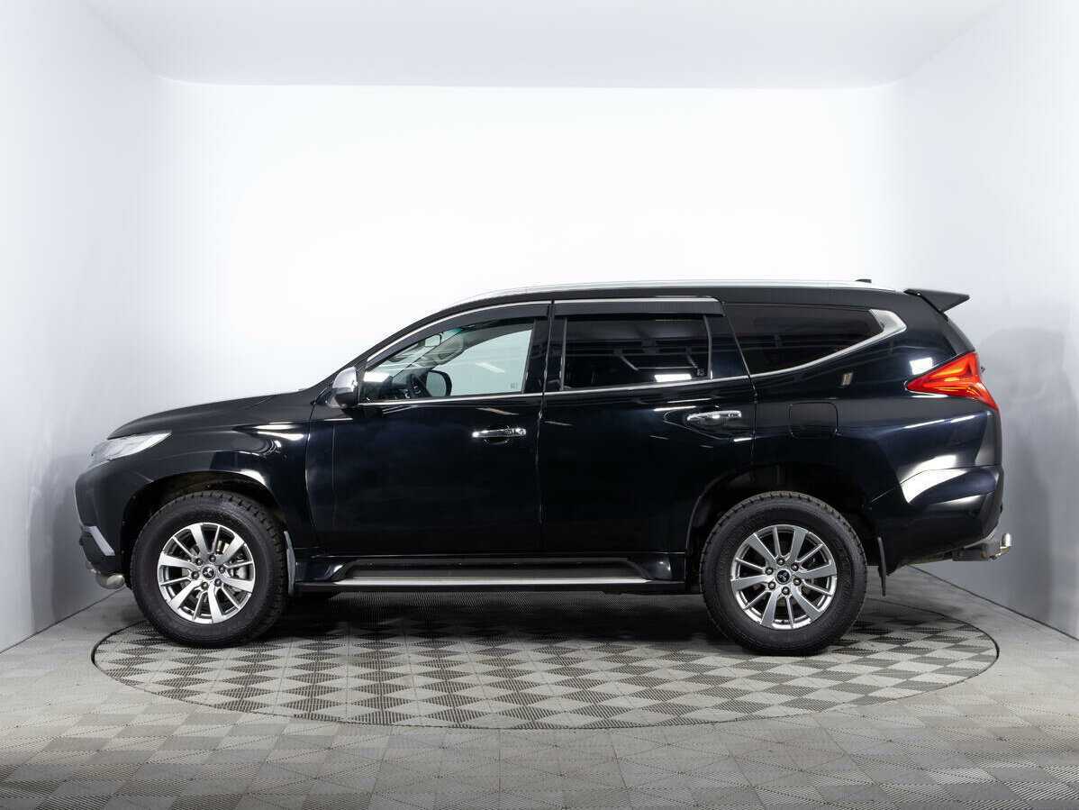 Mitsubishi Pajero Sport с пробегом — 2017 год. Фото: #7