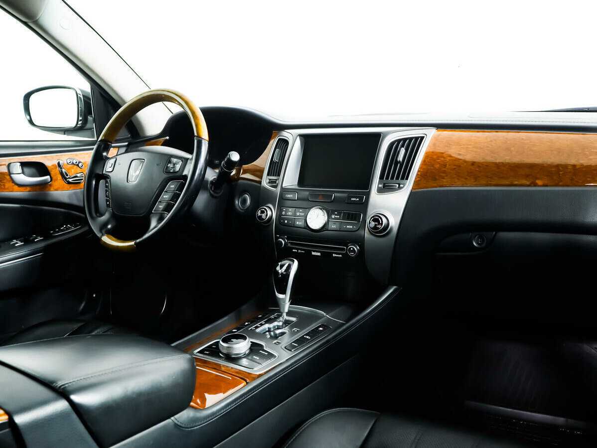Hyundai Equus с пробегом — 2012 год. Фото: #6