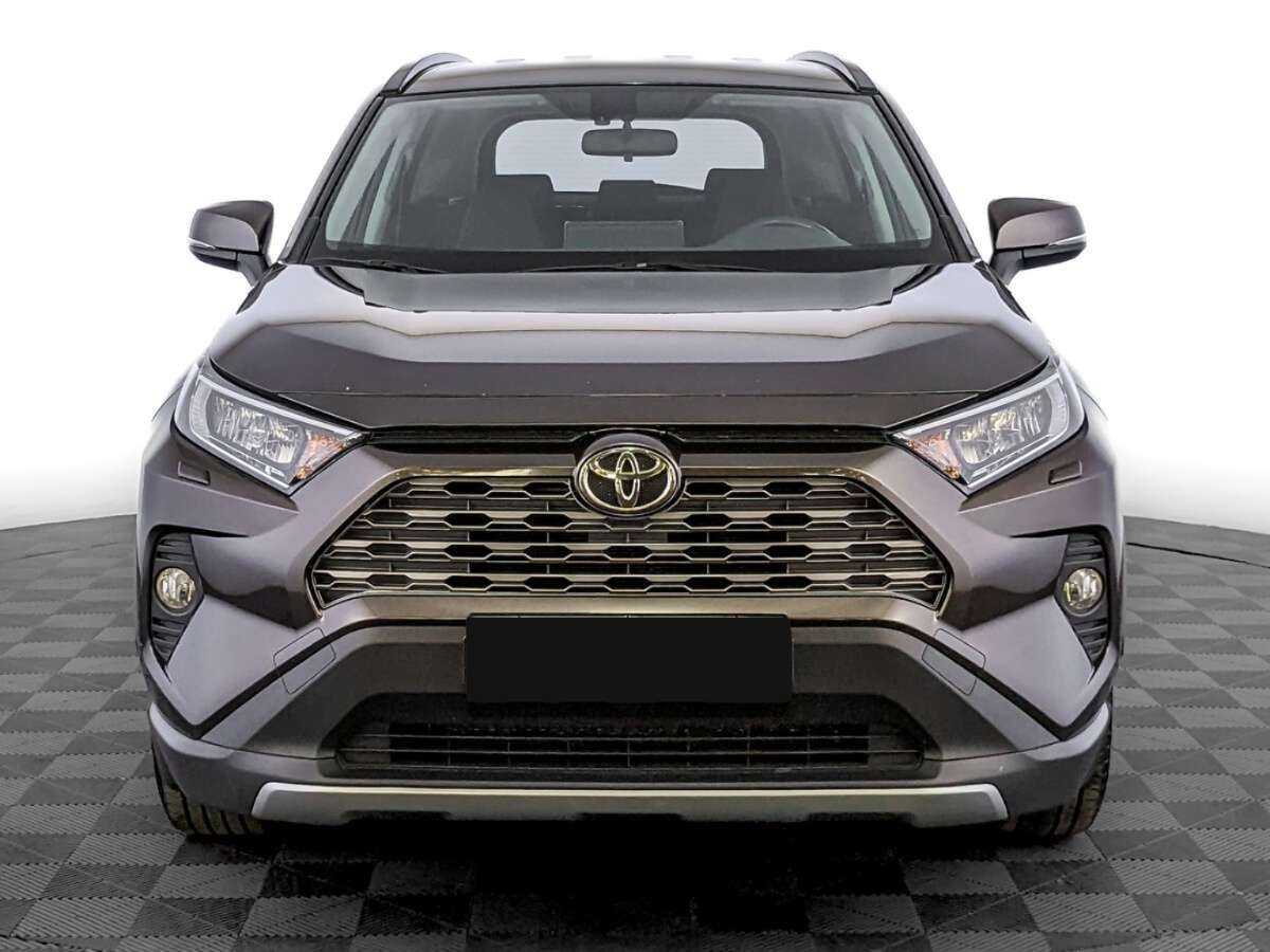 Toyota RAV4 с пробегом — 2020 год. Фото: #1