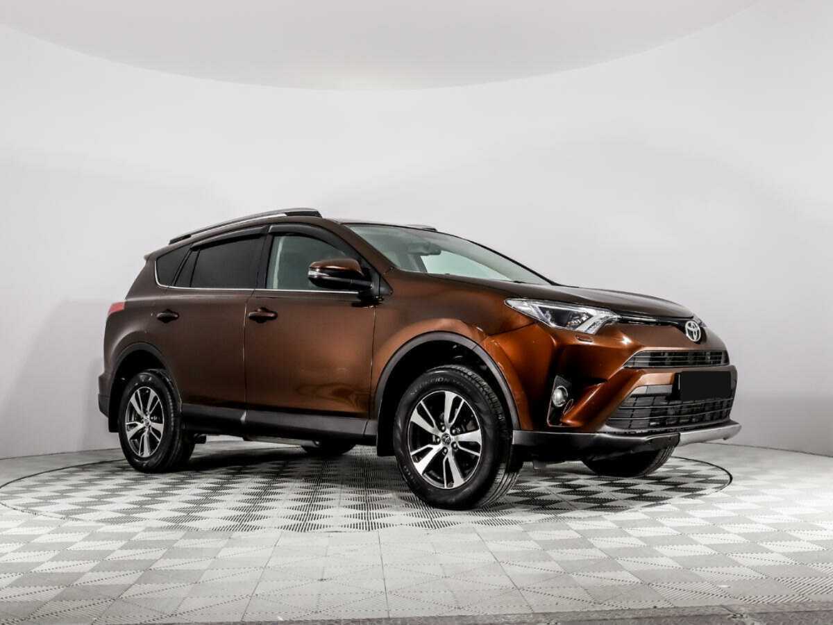Toyota RAV4 с пробегом — 2017 год. Фото: #2