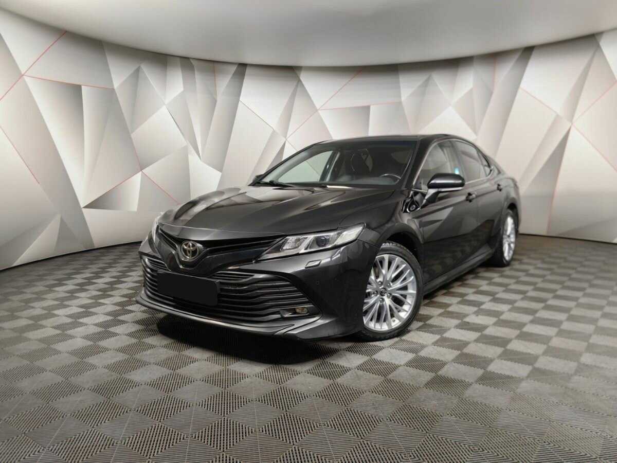 Toyota Camry с пробегом — 2019 год. Фото: #0