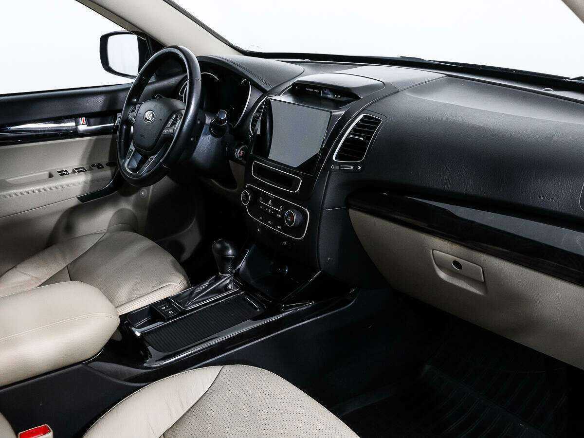 Kia Sorento с пробегом — 2013 год. Фото: #13