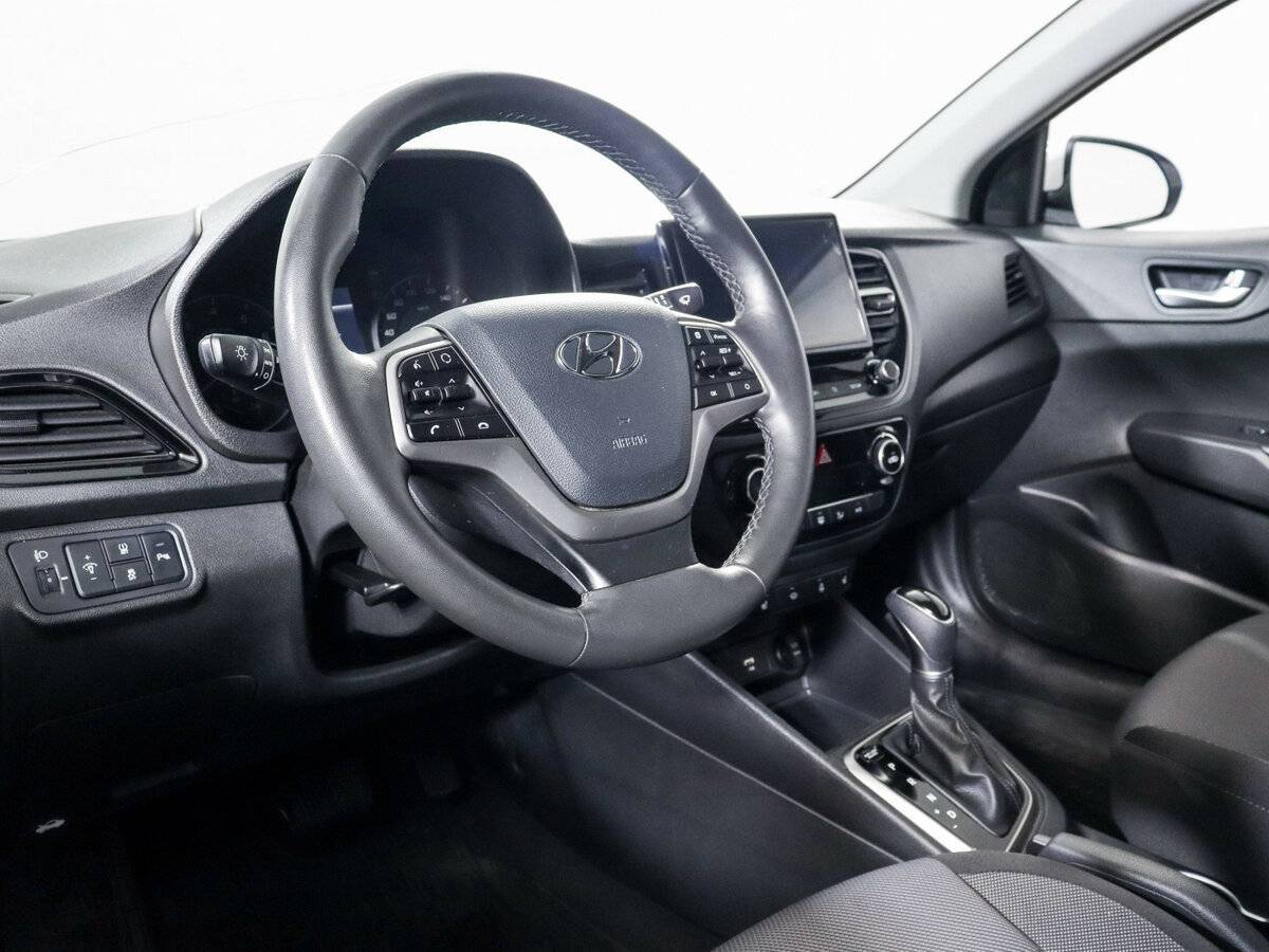 Hyundai Solaris с пробегом — 2021 год. Фото: #13