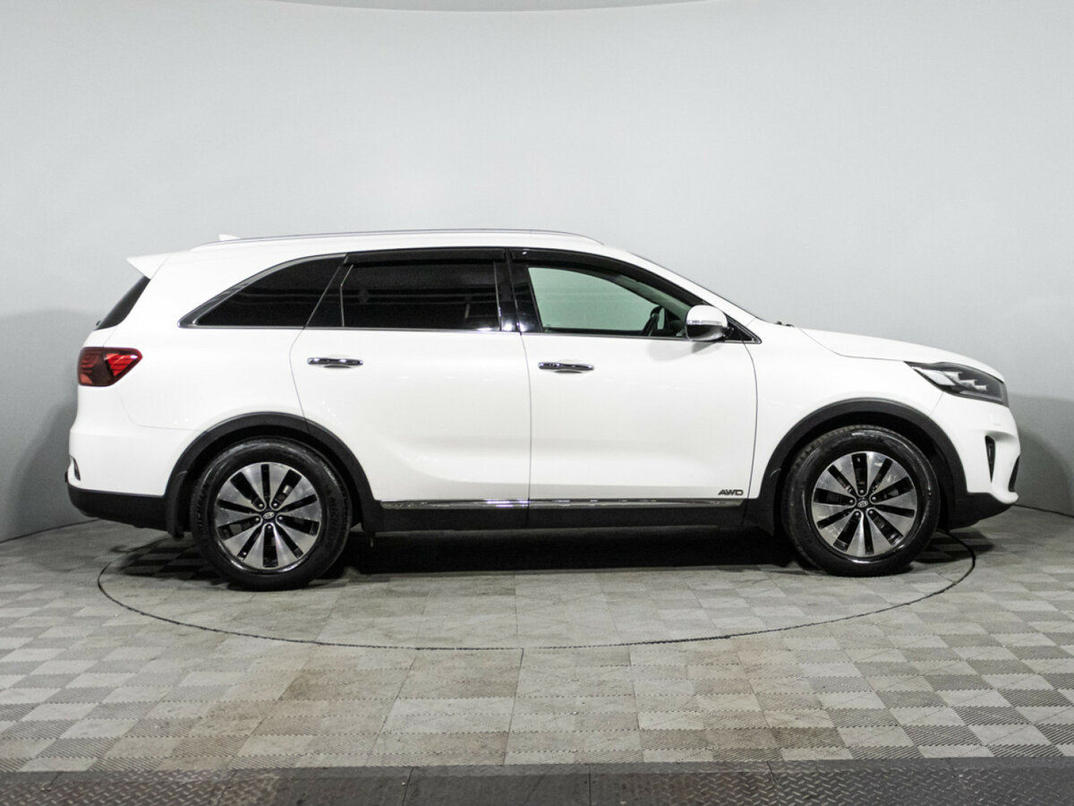 Kia Sorento с пробегом — 2019 год. Фото: #3