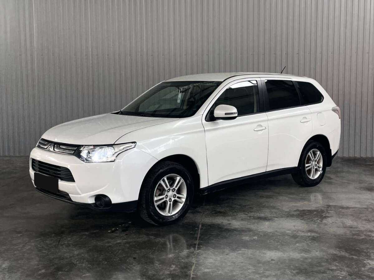 Mitsubishi Outlander с пробегом — 2013 год. Фото: #0