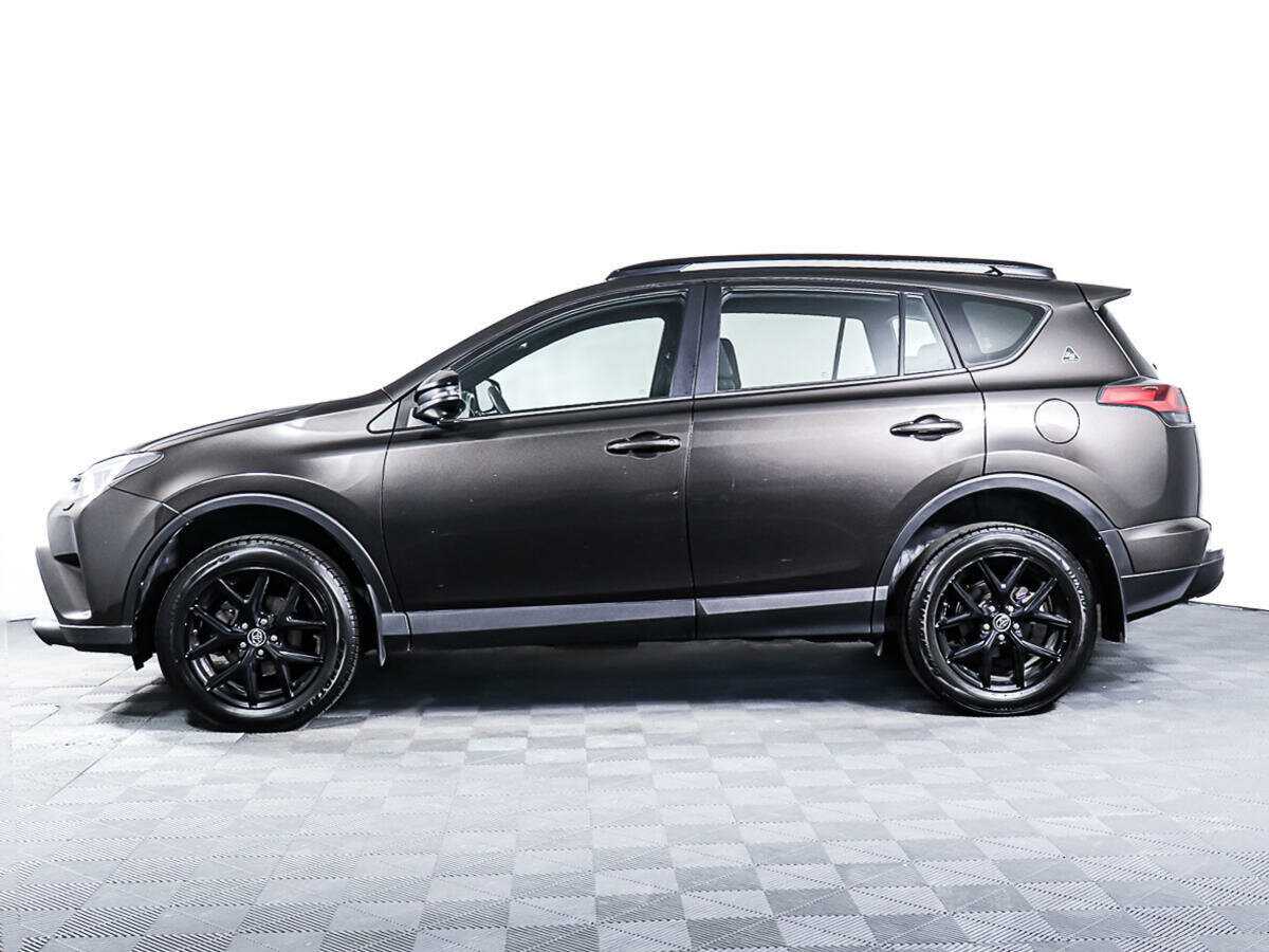 Toyota RAV4 с пробегом — 2018 год. Фото: #6