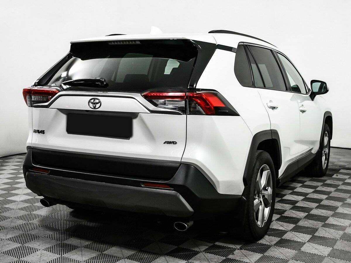 Toyota RAV4 с пробегом — 2021 год. Фото: #5