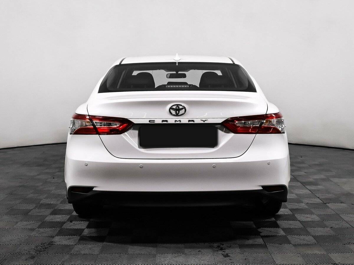 Toyota Camry с пробегом — 2021 год. Фото: #5