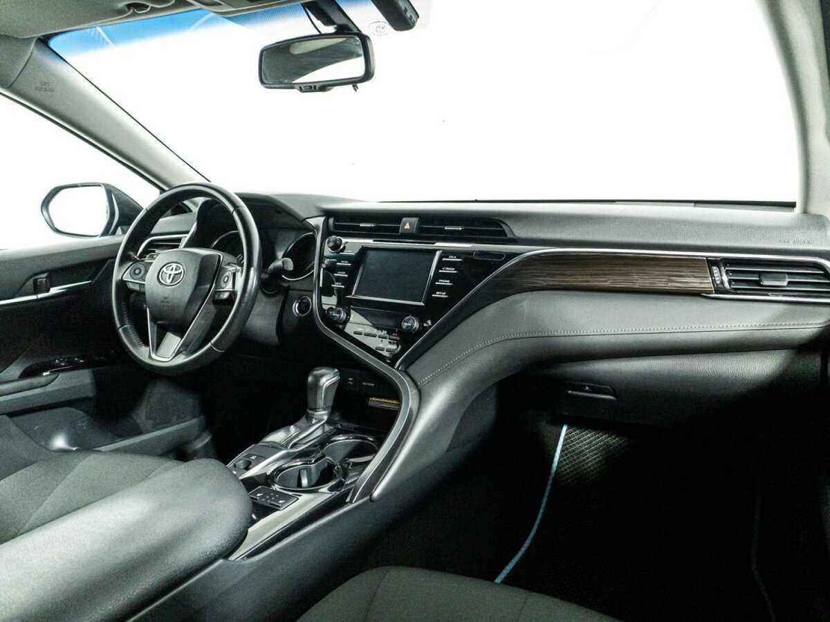 Toyota Camry с пробегом — 2020 год. Фото: #8
