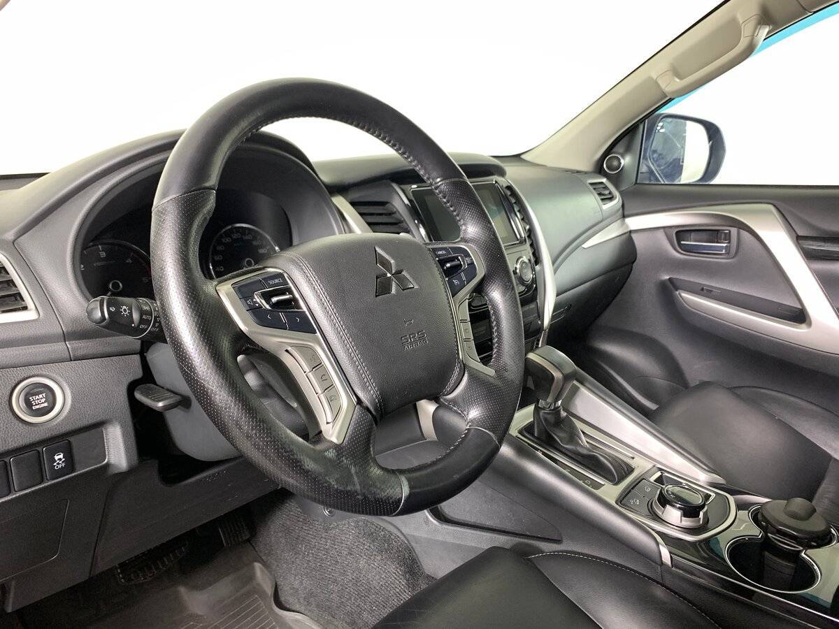Mitsubishi Pajero Sport с пробегом — 2018 год. Фото: #10