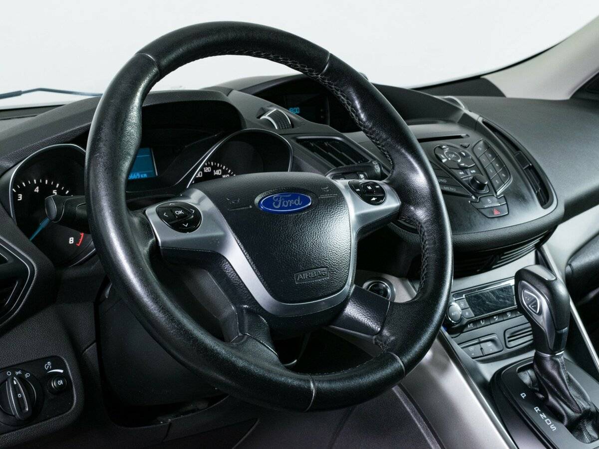 Ford Kuga с пробегом — 2014 год. Фото: #10