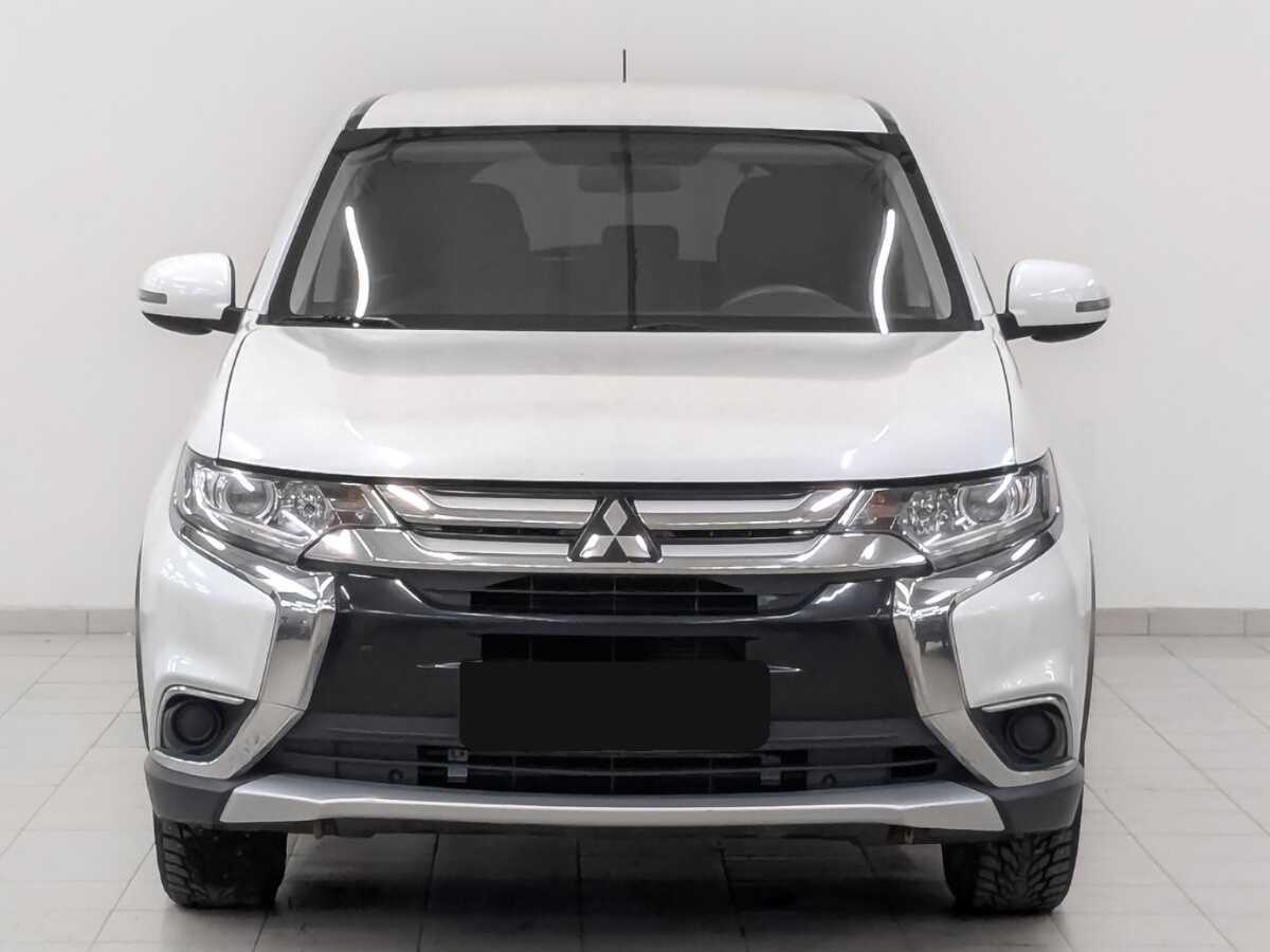 Mitsubishi Outlander с пробегом — 2015 год. Фото: #1