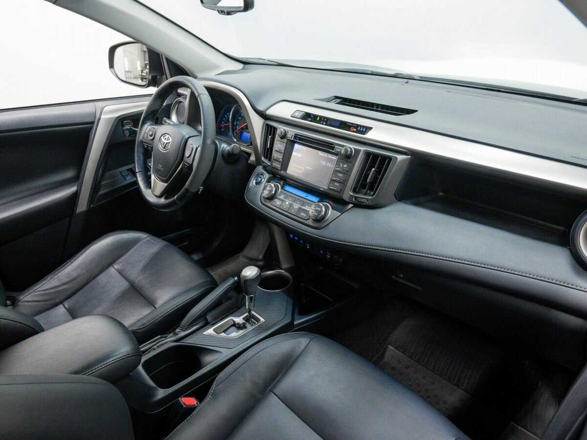 Toyota RAV4 с пробегом — 2013 год. Фото: #6