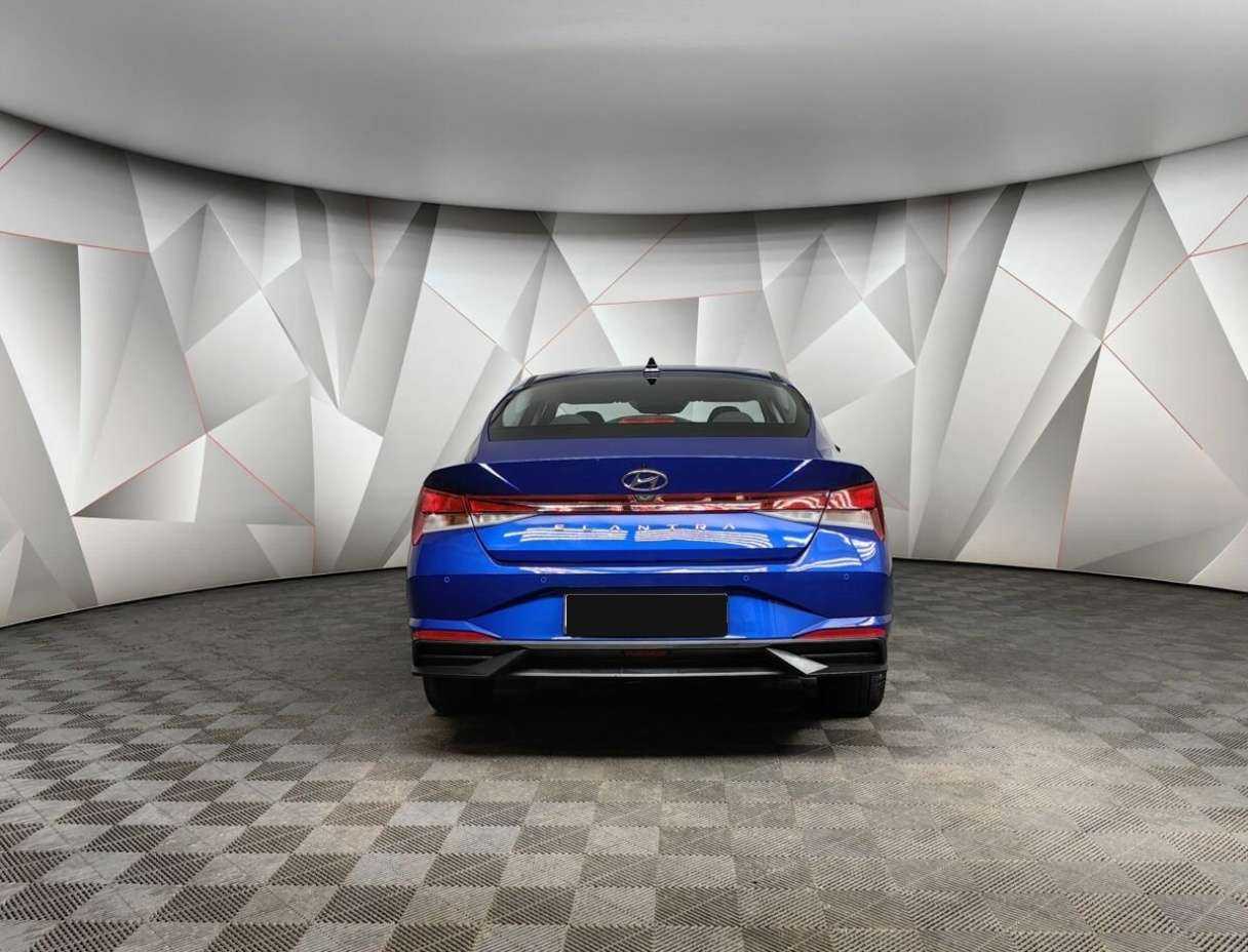 Hyundai Elantra с пробегом — 2022 год. Фото: #7